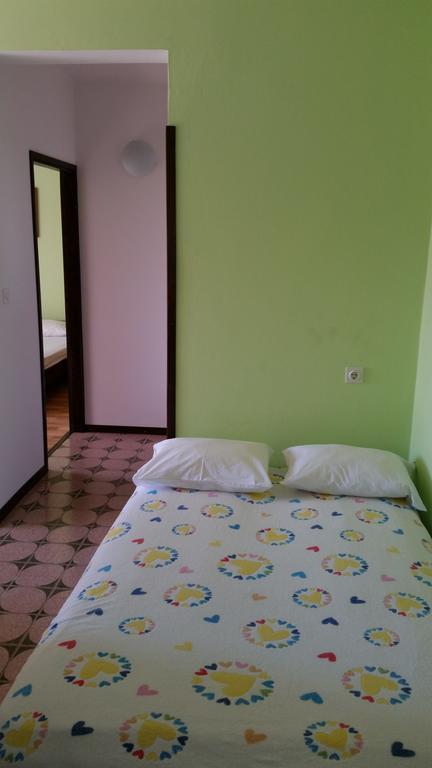 Apartments And Rooms Mirjana Bibinje Kamer foto
